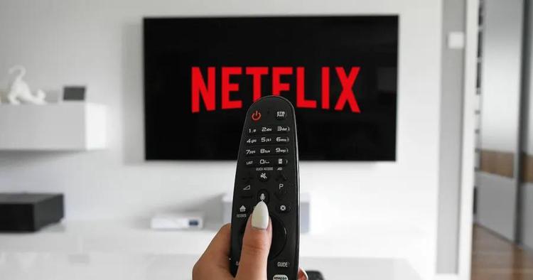 Netflix aumenta i prezzi e sorprende gli investitori con nuovi abbonati, successo globale per One Piece