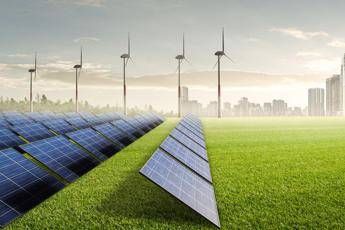 L’energia rinnovabile ha permesso un risparmio di 521 miliardi di dollari nel 2022
