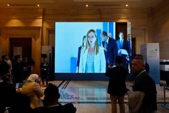Giorgia Meloni in Cairo at the peace summit: “Two-state solution”