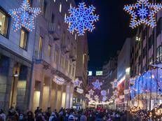 https://www.adnkronos.com/resources/0286-194aaf50aea8-166192f2d968-1000/format/medium/milano_shopping_natale_ipa_fg-k79c--1280x960_web_2020.jpeg