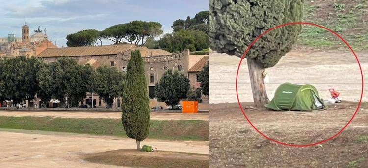 La tenda spuntata al Circo Massimo - Adnkronos