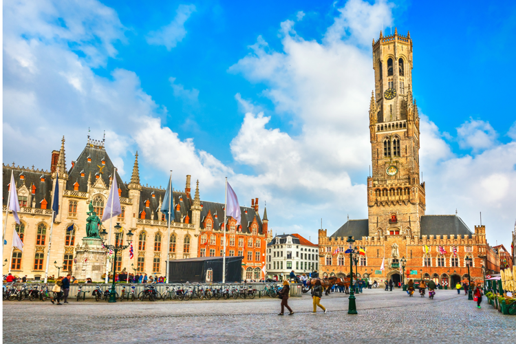 Viaggio a Bruges: alla scoperta di un dinamico intreccio tra storia e contemporaneità