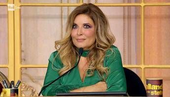Dancing, Selvaggia Lucarelli and the “pitiful veil” on Teo Mammucari