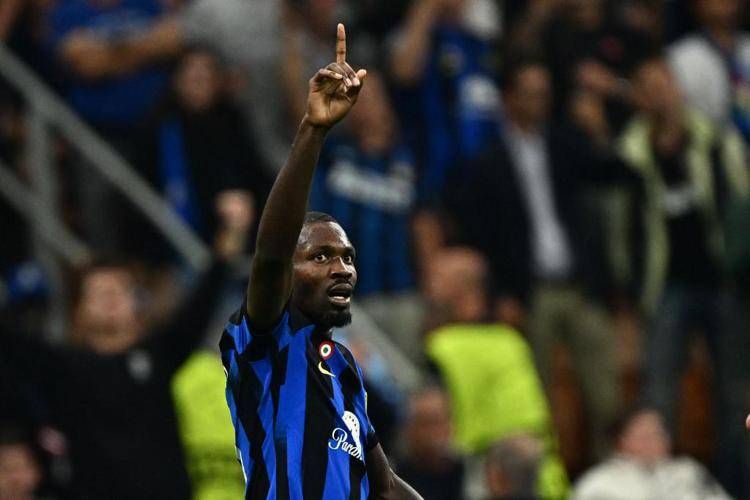 Inter-Roma 1-0, gol di Thuram: Inzaghi batte Mourinho e torna primo