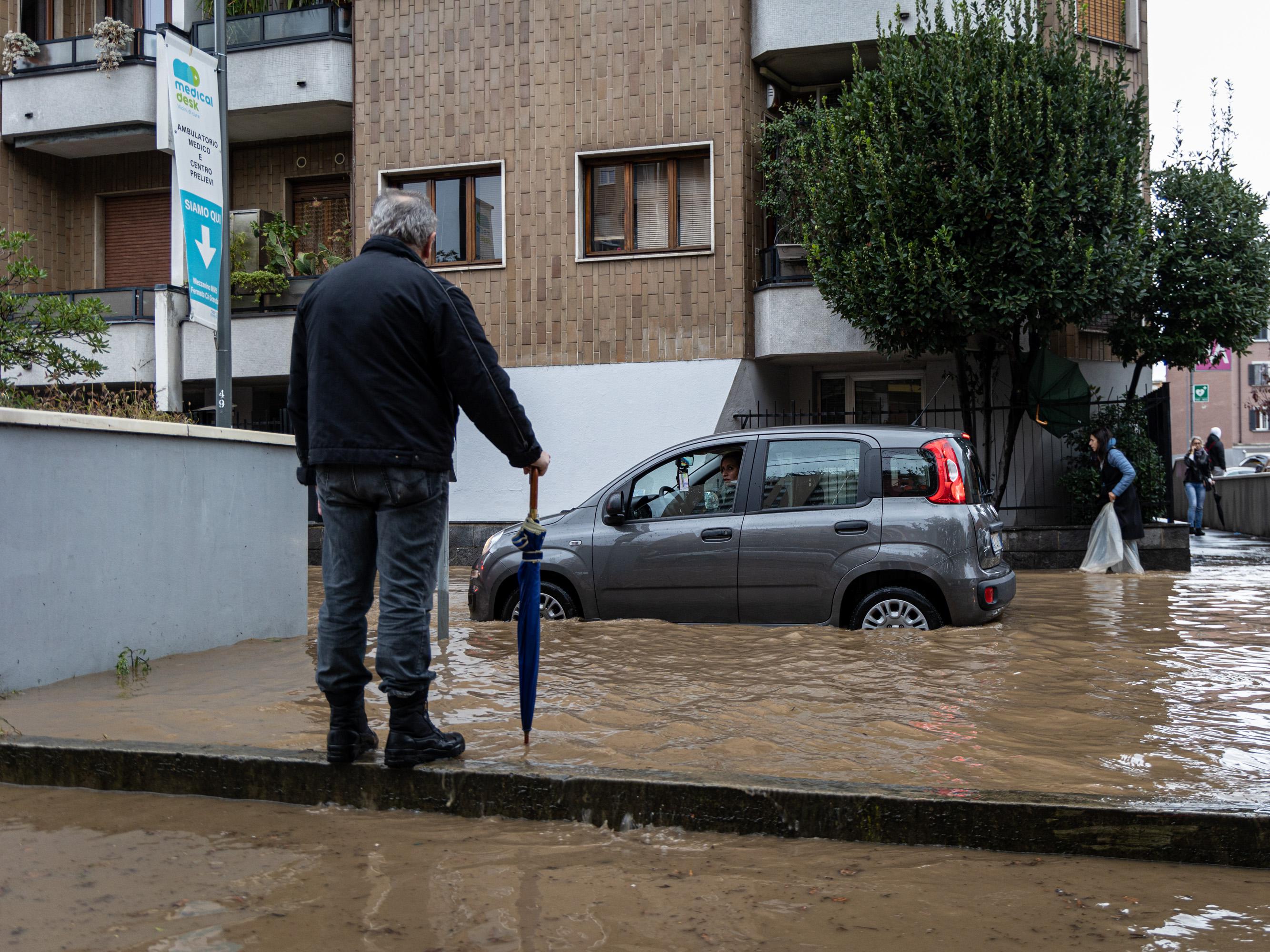 Bomba d'acqua su Milano, esonda il Seveso: allagati interi quartieri - Foto