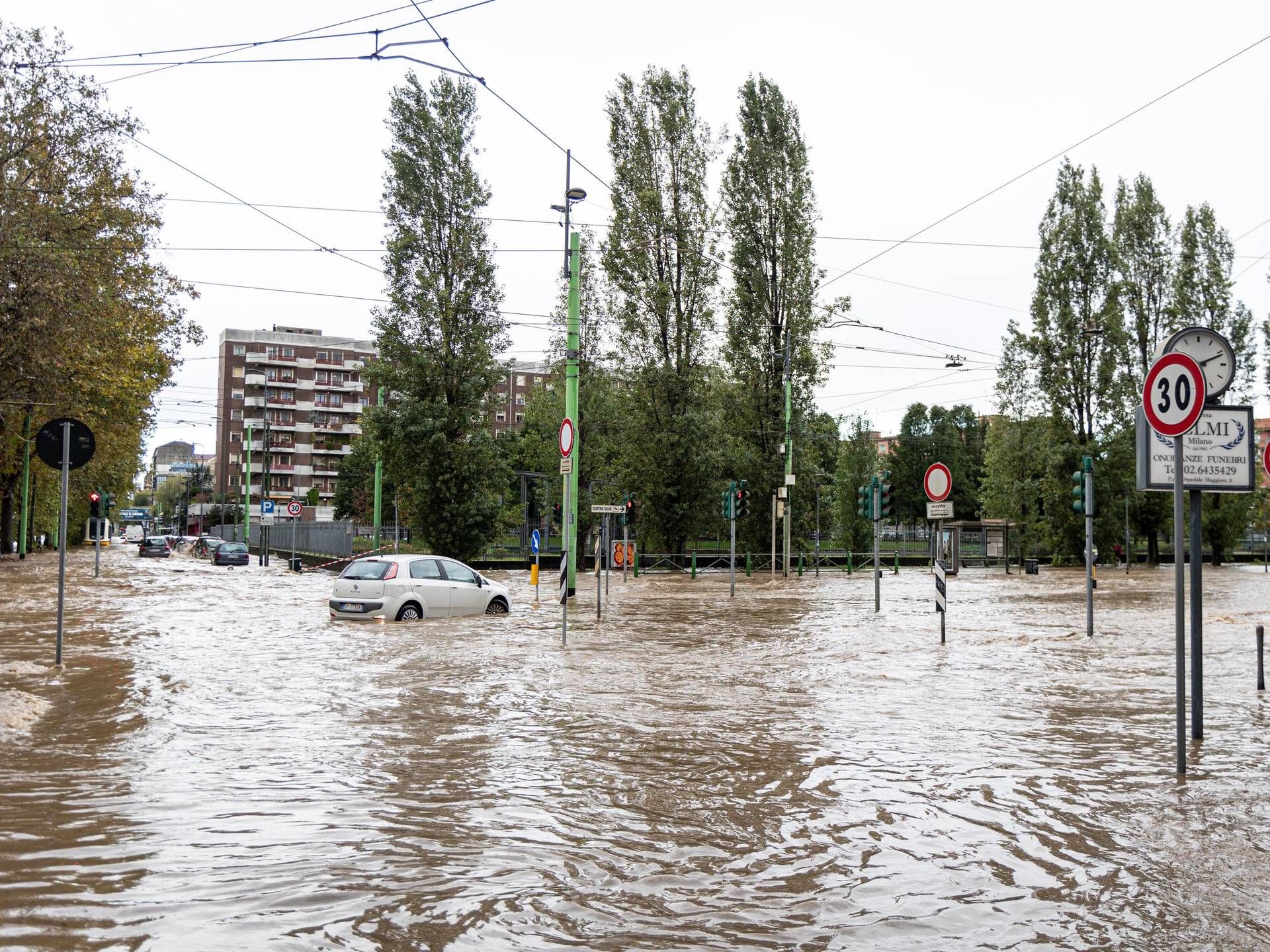 Bomba d'acqua su Milano, esonda il Seveso: allagati interi quartieri - Foto