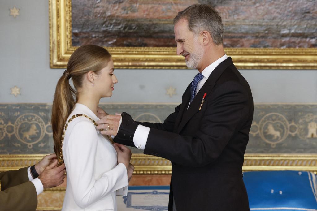 Spagna, principessa Leonor diventa maggiorenne: è l'erede al trono