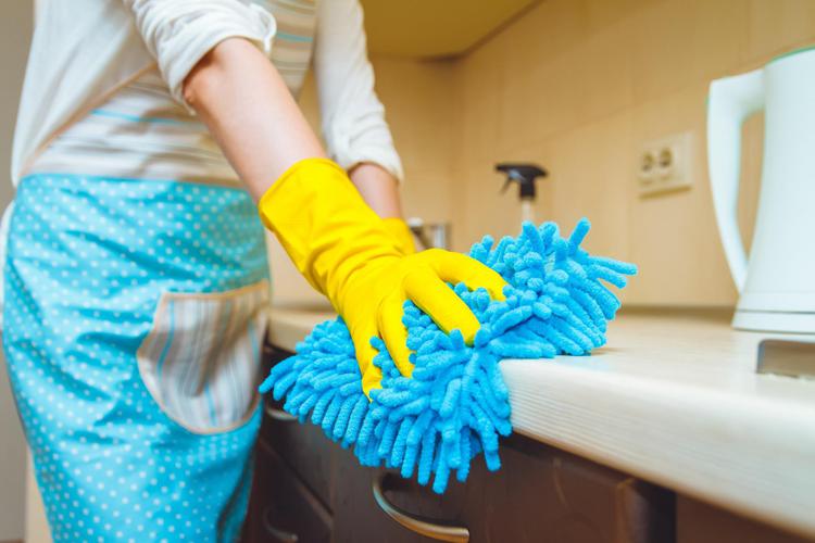 Lavoro domestico, Assindatcolf: decreto flussi insufficiente, servono 23mila quote all'anno