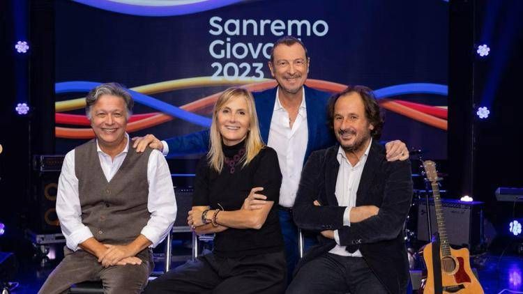 La commissione musicale di Sanremo Giovani 2023, da sinistra: Massimo Martelli, Federica Lentini, Amadeus e Leonardo De Amicis