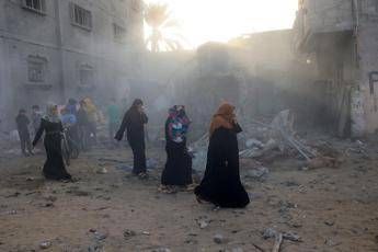Gaza, al-Shifa hospital surrounded: 2 newborns dead