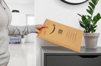 Amazon deliveries, 100% recyclable bags and boxes