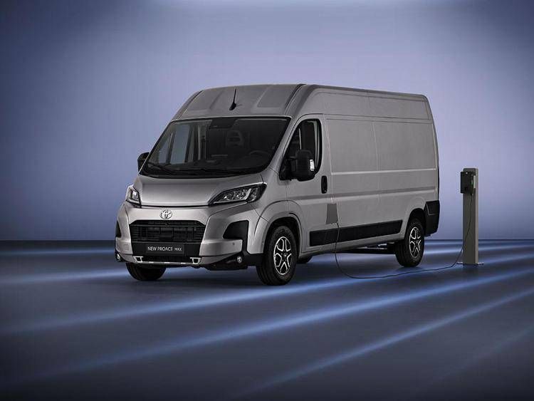 Toyota presenta il nuovo Proace MAX