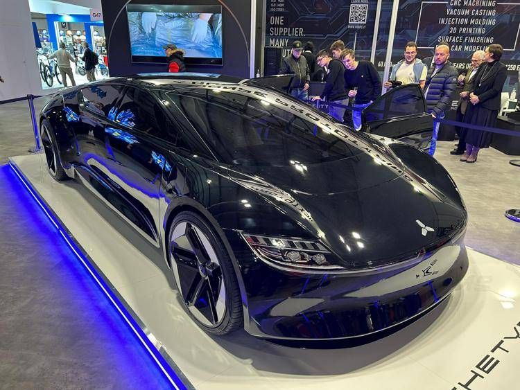 All'Eicma Honpe mostra la Archetype, una GT limousine firmata Mike Robinson