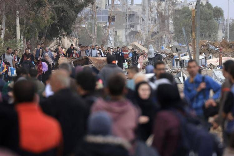 Palestinesi in fuga  - (Afp)