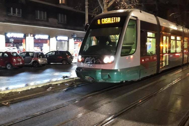 Il tram della linea 8 dell’Atac - (Fotogramma)