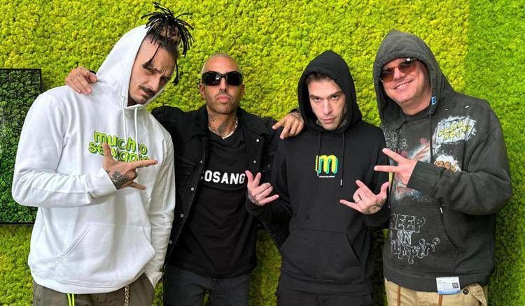 Fedez lancia l'allarme sul gansta rap: 