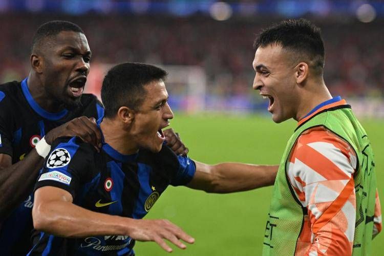Sanchez esulta dopo il 3-3