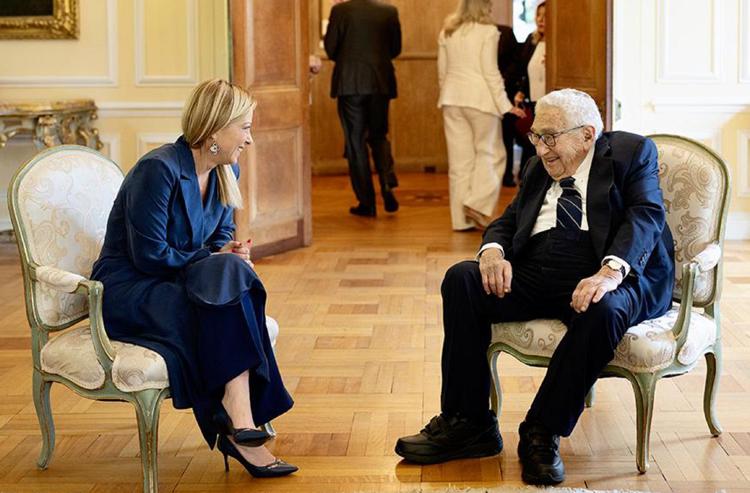 L’incontro a Washington tra la premier Giorgia Meloni e Henry Kissinger  - (Palazzo Chigi)