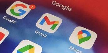 Google, problemi con Gmail: la posta arr …