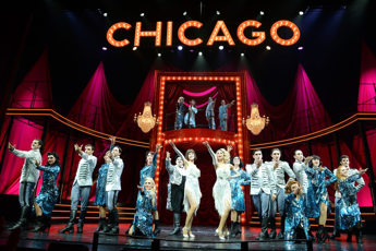 The atmosphere of the musical “Chicago” comes to life at Brancaccio with Stefania Rocca