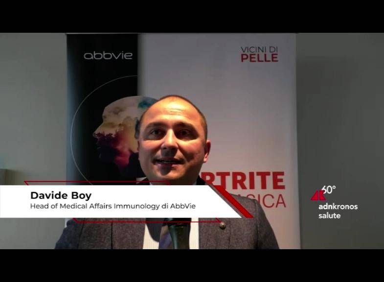  Artrite-psoriasica-Boy-AbbVie-Vicini-di-pelle-rende-migliore-esperienza-di-malattia-