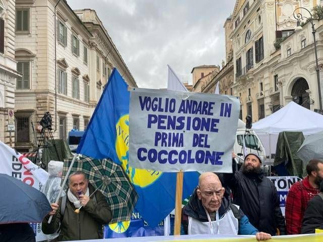 Doctors and nurses strike.  ‘Retired before cuddling’, sit-in in Rome