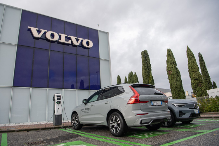 Volvo espande rete ricarica ultrarapida, in 2 anni percorsi in elettrico 4,5 mln km