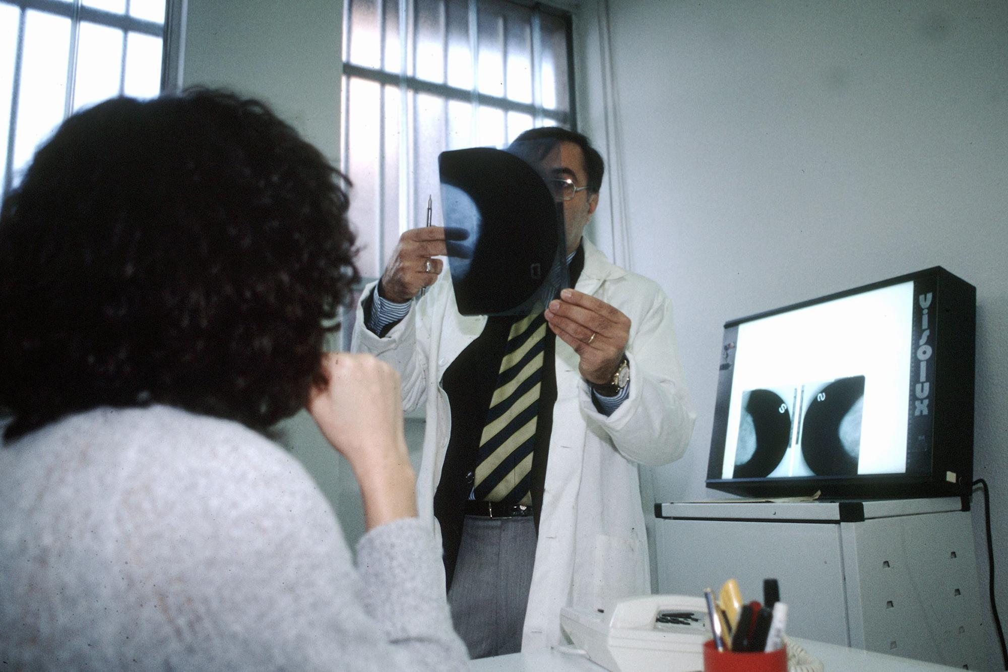L'indagine, 1 donna su 3 con cancro dell'ovaio aspetta oltre 1 anno per la diagnosi