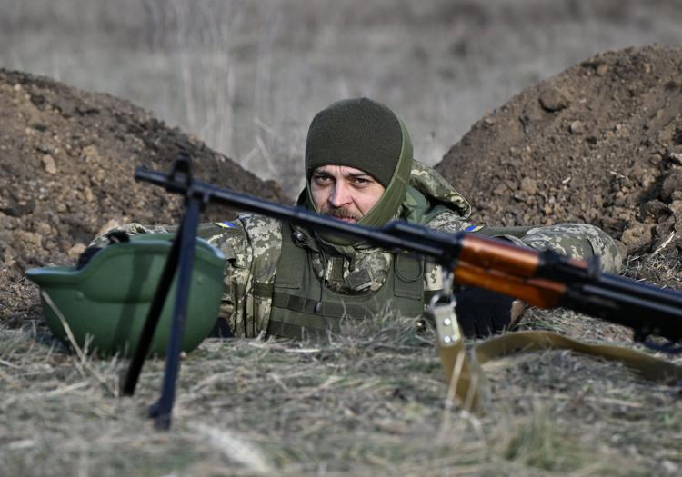 Linea del fronte, 7 spine nel fianco di Kiev - Ascolta