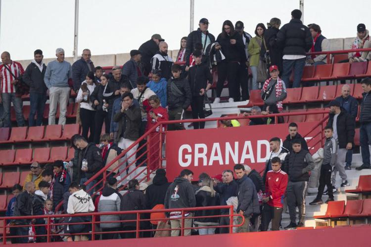 I tifosi lasciano lo stadio di Granada