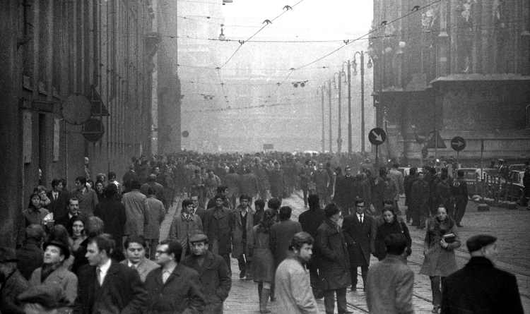 Piazza Fontana: il racconto di Paolo Dendena, 'mia madre rifiutò il tricolore sulla bara di mio padre