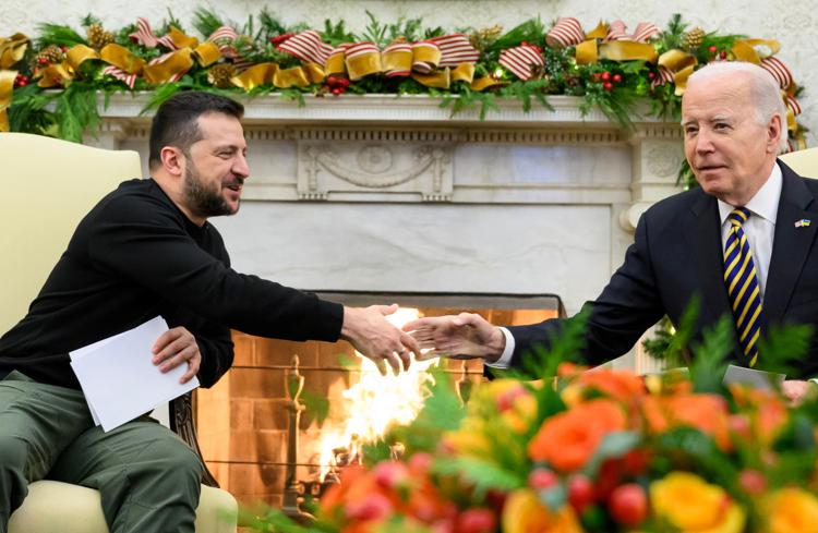 Zelensky-Putin e il regalo di Natale - Ascolta