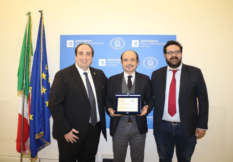 Premio Angi, menzione speciale al Sottosegretario Butti. Appello per l'unità digitale dell'Italia