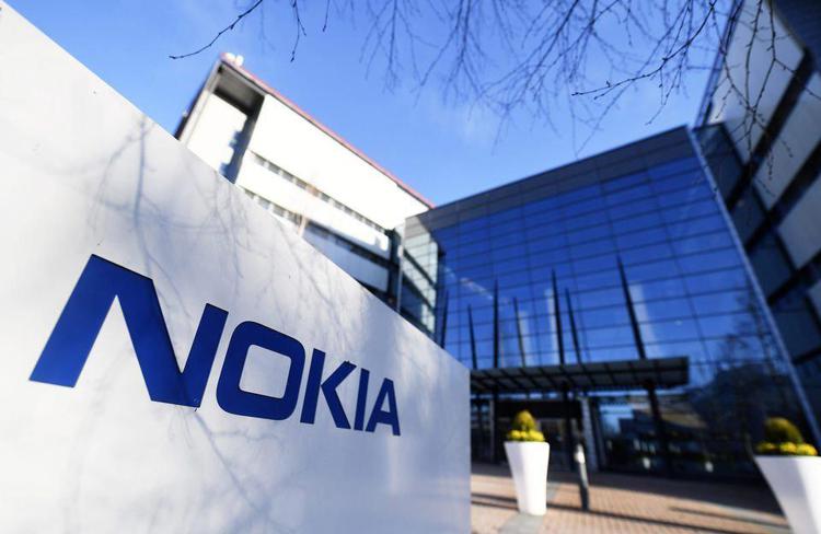 Nokia vende le attività nella gestione di servizi e dispositivi, taglia 500 posti