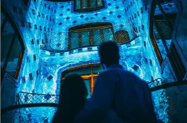 Casa Batlló: uno spettacolo gratuito di musica, storia e proiezioni luminose