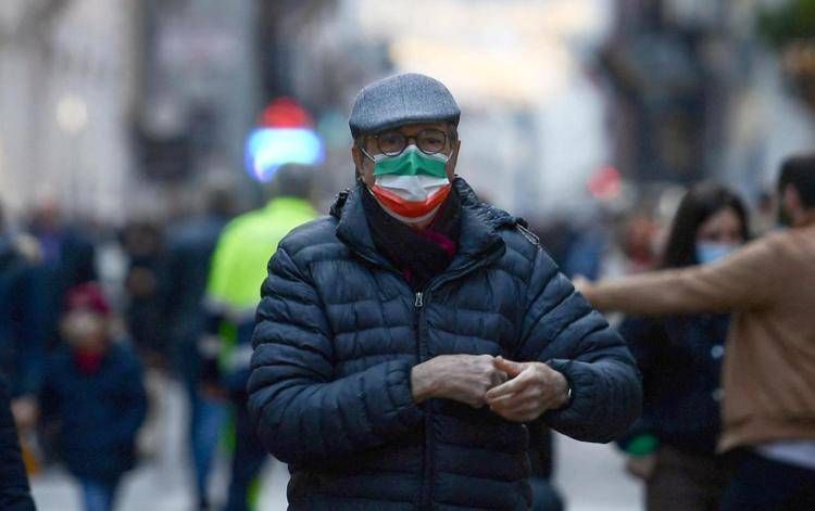 Covid in Italia, 6 anni fa la coppia cinese allo Spallanzani. L'infettivologo Galli: 'Tutta la politica ha rimosso