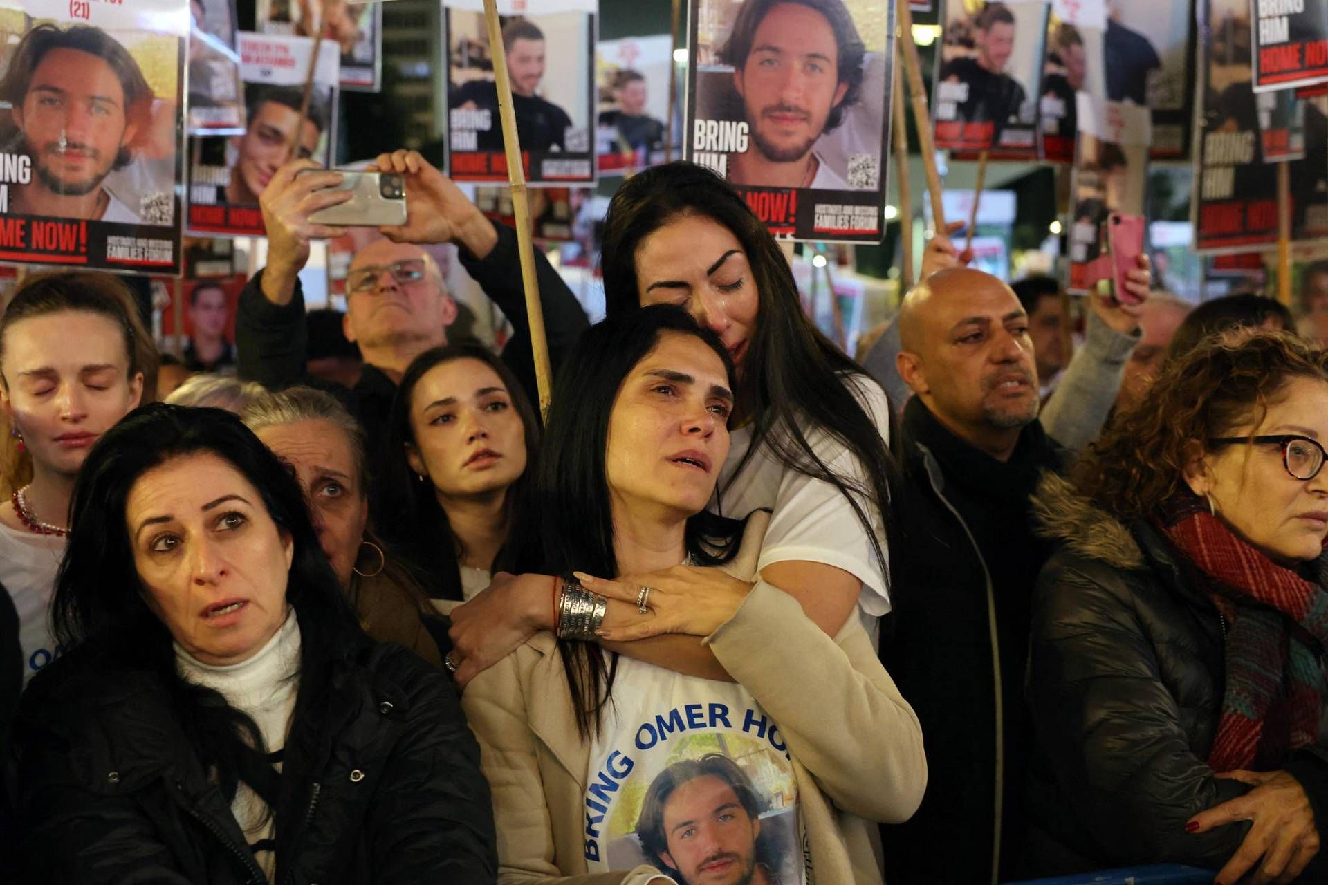 Rehenes israelíes retenidos por Hamás, manifestación de sus familiares durante 100 días desde su secuestro