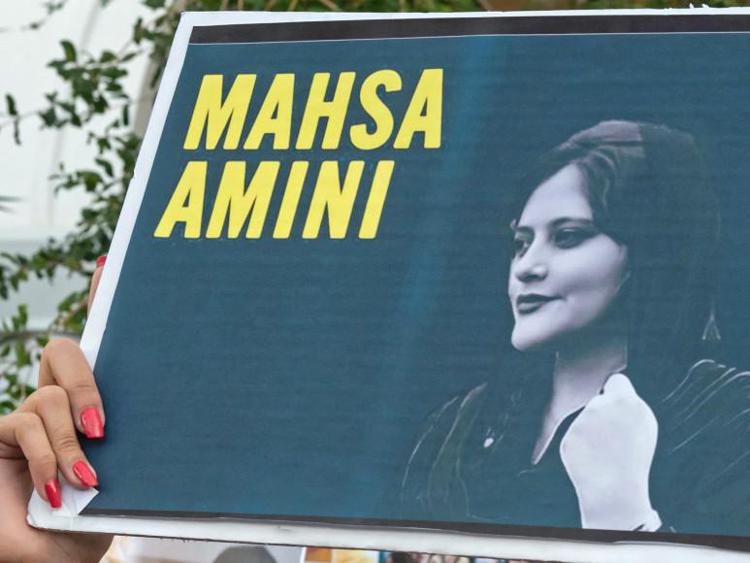 Iran, proteste per la morte di Mahsa Amini (Afp)