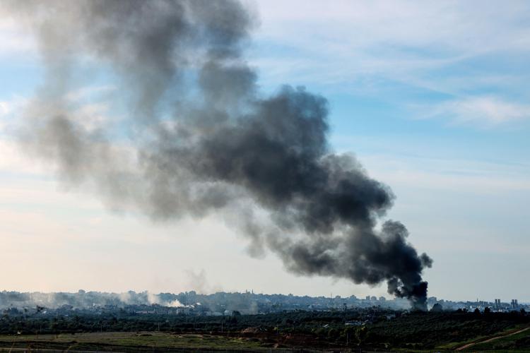 Bombardamenti nella Striscia di Gaza (Afp)