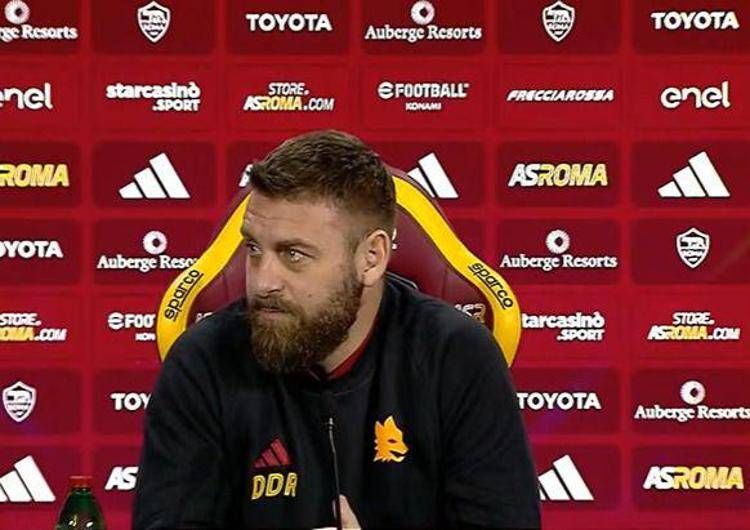 De Rossi in conferenza stampa