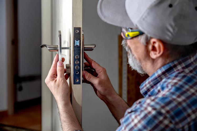 Fabbro Milano l’originale: sicurezza a domicilio con il pronto intervento 24/7