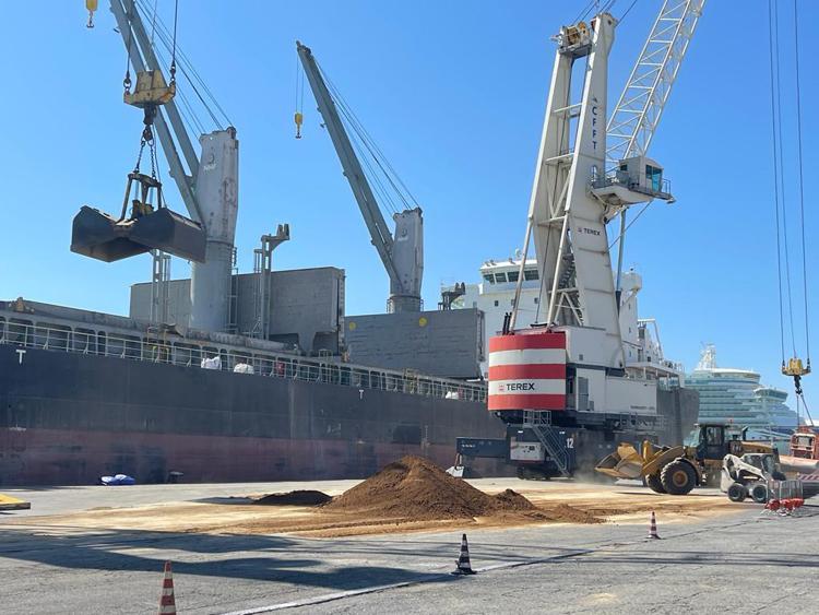 Porti, Uiltrasporti: con crisi Mar Rosso a rischio l'intero sistema, serve un tavolo nazionale
