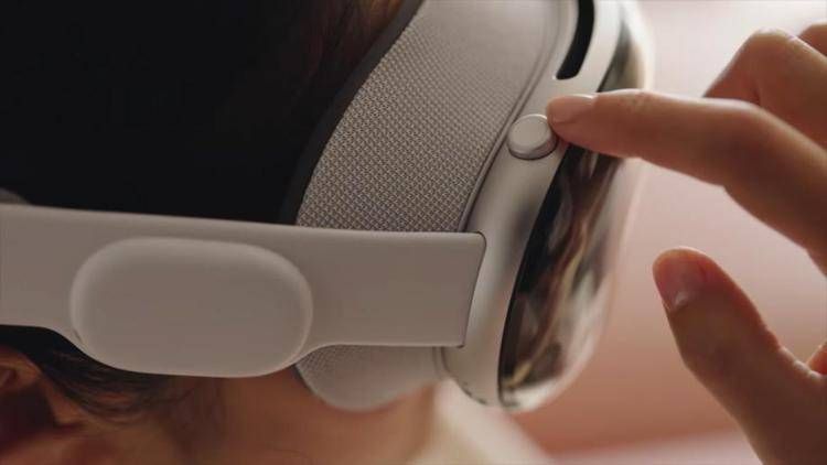 Apple Vision Pro, ripararlo può costare fino a 2.400 dollari