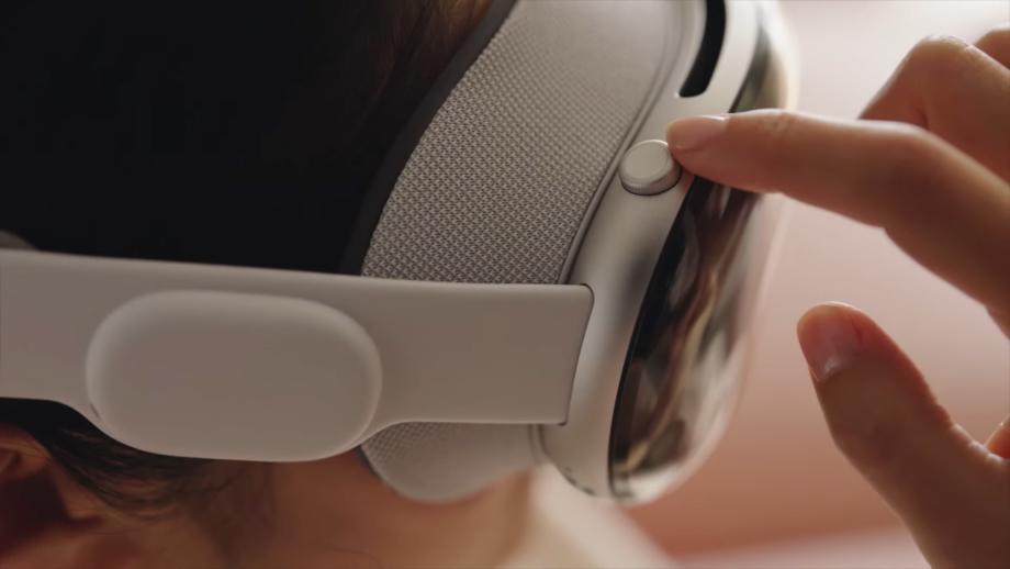 Apple Vision Pro、修理には最大2,400ドルかかる可能性がある