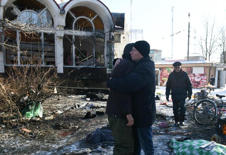 Attacco al mercato di Donetsk  - (afp)
