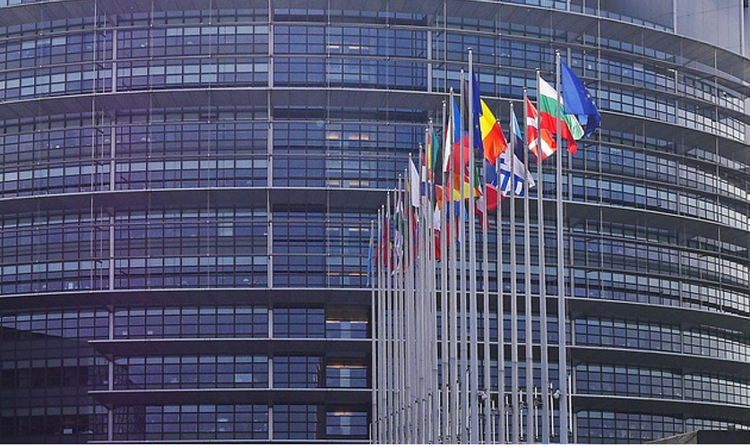 UE rafforza le norme antiriciclaggio: casinò in prima linea