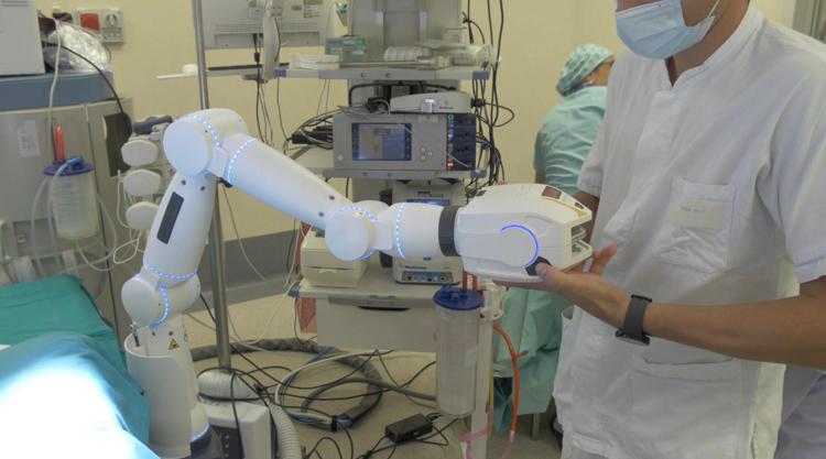 Ricerca, medicina rigenerativa e robot in ortopedia al Campus Biomedico Roma