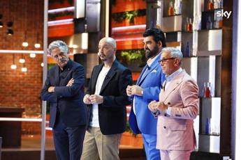 MasterChef Italia celebrates 300 episodes with 3 eliminations and Bastianich’s return from the past
