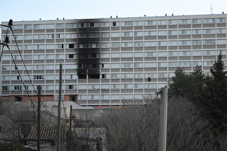 L'edificio di Kalliste Park, sobborgo di Marsiglia, dove si è sviluppato l'incendio - Afp