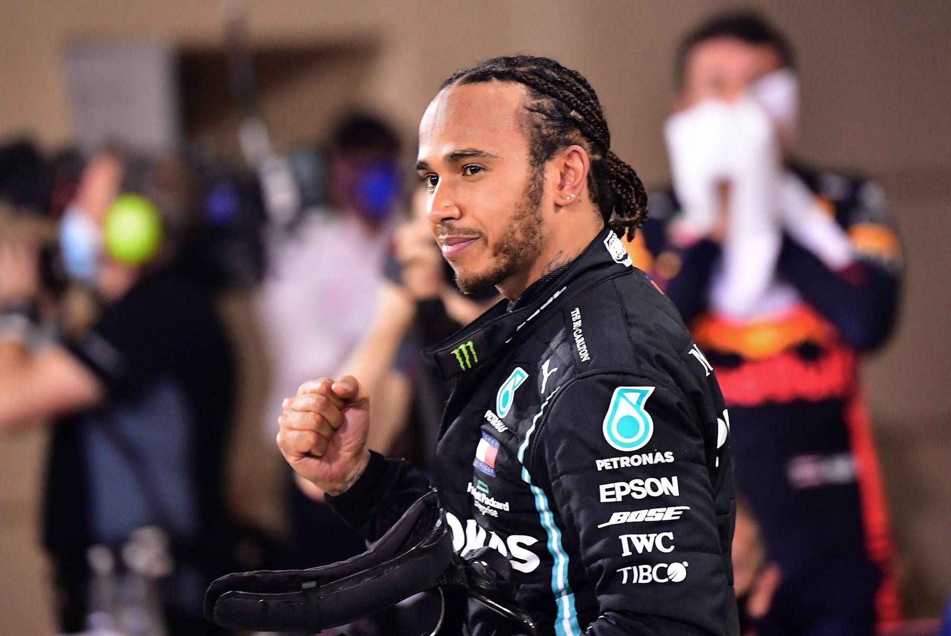 Lewis Hamilton alla Ferrari? I rumors rimbalzano su X